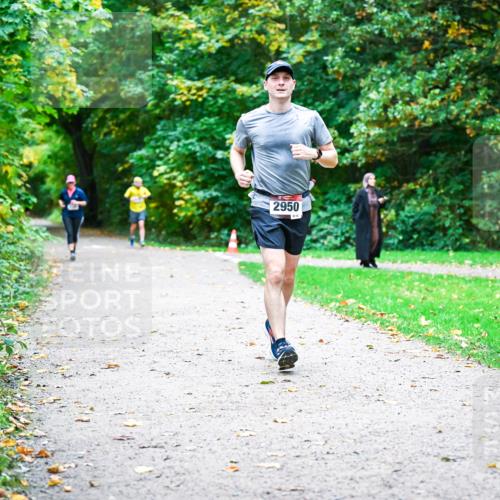 12.10.2025 - Bramfelder Halbmarathon 2025 Dr. Thomas Lammeyer http://msf.ph/oto/9354887 12.10.2025 10:51:45 Laufen 2950 meine-sportfotos.de