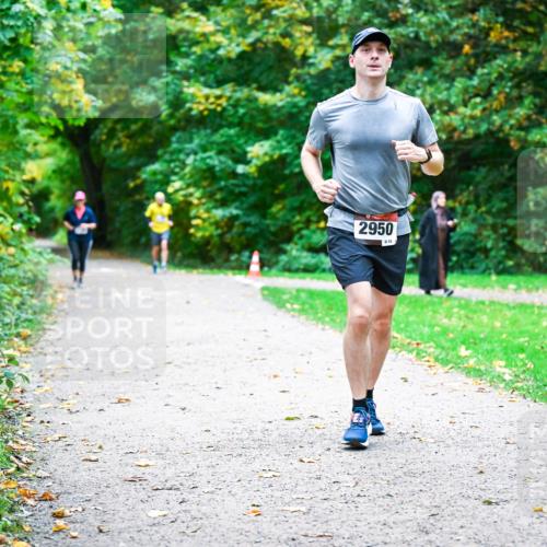 12.10.2025 - Bramfelder Halbmarathon 2025 Dr. Thomas Lammeyer http://msf.ph/oto/9354892 12.10.2025 10:51:45 Laufen 2950 meine-sportfotos.de