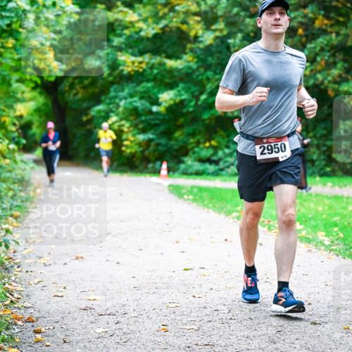 12.10.2025 - Bramfelder Halbmarathon 2025 Dr. Thomas Lammeyer http://msf.ph/oto/9354895 12.10.2025 10:51:46 Laufen 2950, 52 meine-sportfotos.de