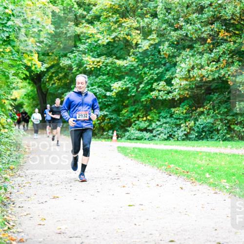 12.10.2025 - Bramfelder Halbmarathon 2025 Dr. Thomas Lammeyer http://msf.ph/oto/9354926 12.10.2025 10:52:03 Laufen 2932 meine-sportfotos.de