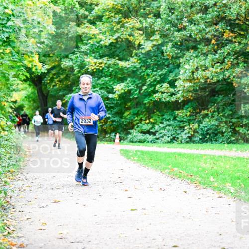 12.10.2025 - Bramfelder Halbmarathon 2025 Dr. Thomas Lammeyer http://msf.ph/oto/9354927 12.10.2025 10:52:03 Laufen 2932 meine-sportfotos.de