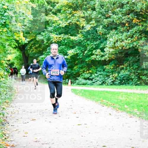 12.10.2025 - Bramfelder Halbmarathon 2025 Dr. Thomas Lammeyer http://msf.ph/oto/9354929 12.10.2025 10:52:04 Laufen 2932 meine-sportfotos.de
