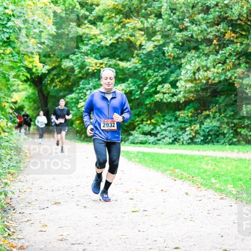 12.10.2025 - Bramfelder Halbmarathon 2025 Dr. Thomas Lammeyer http://msf.ph/oto/9354932 12.10.2025 10:52:04 Laufen 2932 meine-sportfotos.de