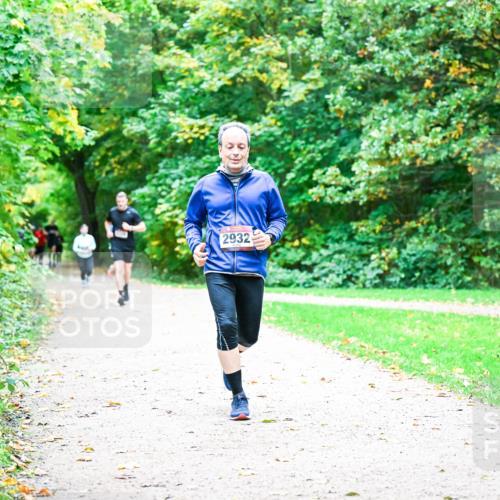 12.10.2025 - Bramfelder Halbmarathon 2025 Dr. Thomas Lammeyer http://msf.ph/oto/9354934 12.10.2025 10:52:04 Laufen 2932 meine-sportfotos.de