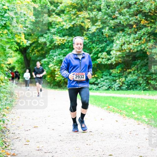 12.10.2025 - Bramfelder Halbmarathon 2025 Dr. Thomas Lammeyer http://msf.ph/oto/9354935 12.10.2025 10:52:04 Laufen 2932 meine-sportfotos.de