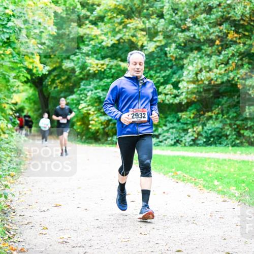 12.10.2025 - Bramfelder Halbmarathon 2025 Dr. Thomas Lammeyer http://msf.ph/oto/9354936 12.10.2025 10:52:05 Laufen 2932 meine-sportfotos.de