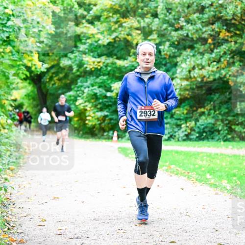 12.10.2025 - Bramfelder Halbmarathon 2025 Dr. Thomas Lammeyer http://msf.ph/oto/9354938 12.10.2025 10:52:05 Laufen 2932 meine-sportfotos.de