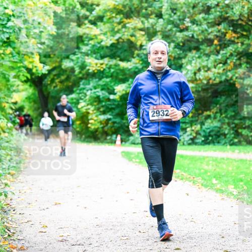 12.10.2025 - Bramfelder Halbmarathon 2025 Dr. Thomas Lammeyer http://msf.ph/oto/9354939 12.10.2025 10:52:05 Laufen 2932 meine-sportfotos.de
