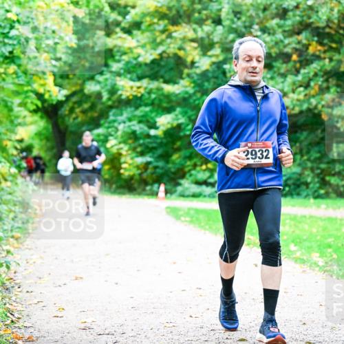 12.10.2025 - Bramfelder Halbmarathon 2025 Dr. Thomas Lammeyer http://msf.ph/oto/9354941 12.10.2025 10:52:05 Laufen 2932 meine-sportfotos.de
