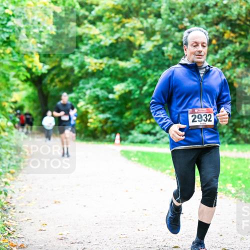 12.10.2025 - Bramfelder Halbmarathon 2025 Dr. Thomas Lammeyer http://msf.ph/oto/9354942 12.10.2025 10:52:05 Laufen 2932 meine-sportfotos.de