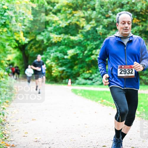 12.10.2025 - Bramfelder Halbmarathon 2025 Dr. Thomas Lammeyer http://msf.ph/oto/9354943 12.10.2025 10:52:06 Laufen 2932 meine-sportfotos.de