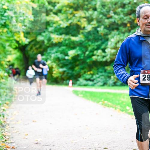 12.10.2025 - Bramfelder Halbmarathon 2025 Dr. Thomas Lammeyer http://msf.ph/oto/9354945 12.10.2025 10:52:06 Laufen 4, 2932 meine-sportfotos.de