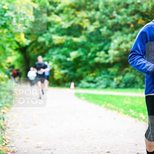 12.10.2025 - Bramfelder Halbmarathon 2025 Dr. Thomas Lammeyer http://msf.ph/oto/9354946 12.10.2025 10:52:06 Laufen 34, 932 meine-sportfotos.de