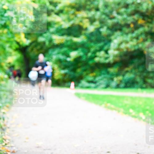 12.10.2025 - Bramfelder Halbmarathon 2025 Dr. Thomas Lammeyer http://msf.ph/oto/9354948 12.10.2025 10:52:06 Laufen  meine-sportfotos.de