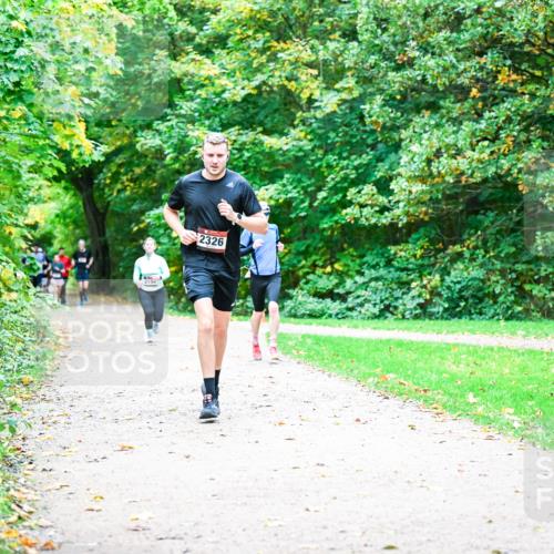12.10.2025 - Bramfelder Halbmarathon 2025 Dr. Thomas Lammeyer http://msf.ph/oto/9354953 12.10.2025 10:52:09 Laufen 215, 2326 meine-sportfotos.de
