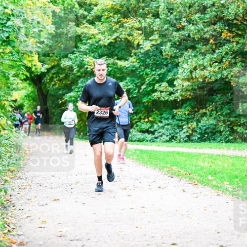 12.10.2025 - Bramfelder Halbmarathon 2025 Dr. Thomas Lammeyer http://msf.ph/oto/9354955 12.10.2025 10:52:09 Laufen 2326 meine-sportfotos.de