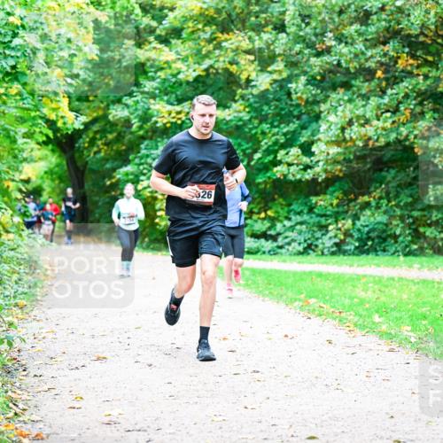 12.10.2025 - Bramfelder Halbmarathon 2025 Dr. Thomas Lammeyer http://msf.ph/oto/9354957 12.10.2025 10:52:09 Laufen 26 meine-sportfotos.de
