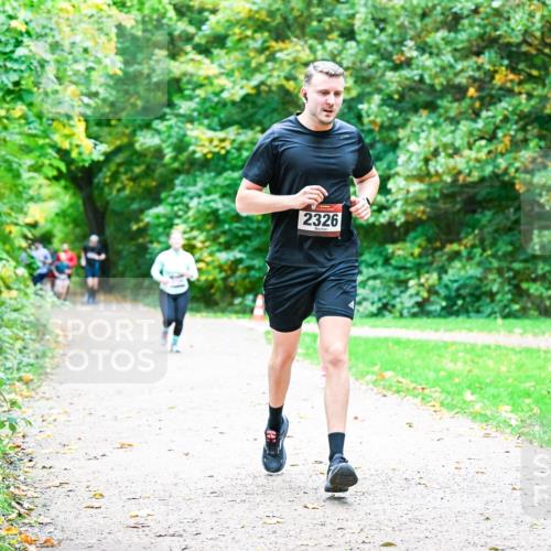 12.10.2025 - Bramfelder Halbmarathon 2025 Dr. Thomas Lammeyer http://msf.ph/oto/9354962 12.10.2025 10:52:10 Laufen 2326 meine-sportfotos.de
