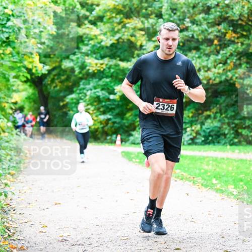 12.10.2025 - Bramfelder Halbmarathon 2025 Dr. Thomas Lammeyer http://msf.ph/oto/9354964 12.10.2025 10:52:10 Laufen 2326 meine-sportfotos.de