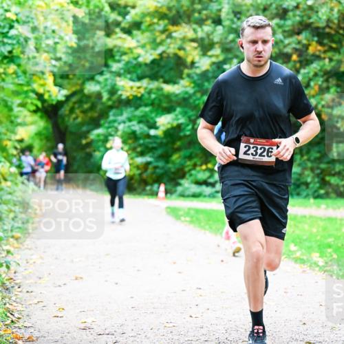 12.10.2025 - Bramfelder Halbmarathon 2025 Dr. Thomas Lammeyer http://msf.ph/oto/9354966 12.10.2025 10:52:11 Laufen 2326 meine-sportfotos.de