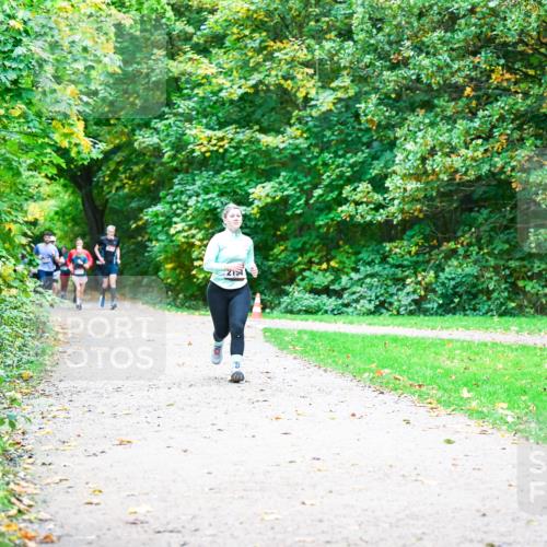 12.10.2025 - Bramfelder Halbmarathon 2025 Dr. Thomas Lammeyer http://msf.ph/oto/9354974 12.10.2025 10:52:12 Laufen 2154 meine-sportfotos.de