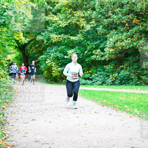 12.10.2025 - Bramfelder Halbmarathon 2025 Dr. Thomas Lammeyer http://msf.ph/oto/9354976 12.10.2025 10:52:13 Laufen 2154 meine-sportfotos.de