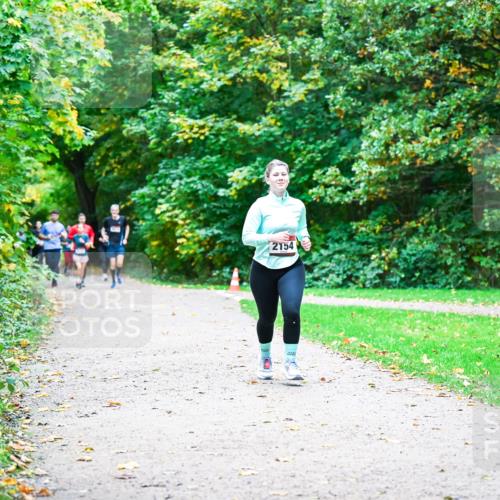12.10.2025 - Bramfelder Halbmarathon 2025 Dr. Thomas Lammeyer http://msf.ph/oto/9354980 12.10.2025 10:52:14 Laufen 2154 meine-sportfotos.de