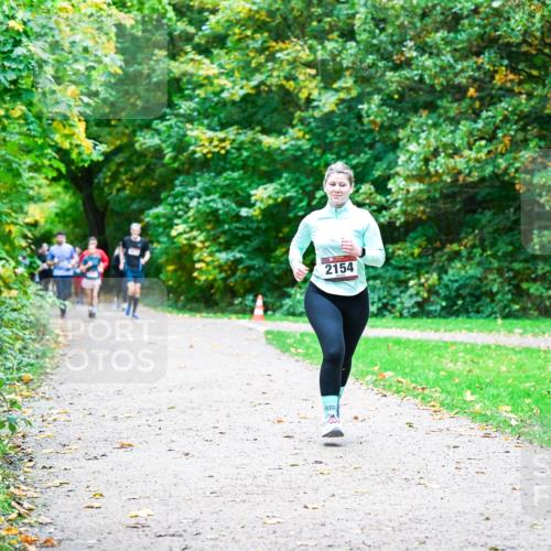 12.10.2025 - Bramfelder Halbmarathon 2025 Dr. Thomas Lammeyer http://msf.ph/oto/9354983 12.10.2025 10:52:14 Laufen 26, 2154 meine-sportfotos.de