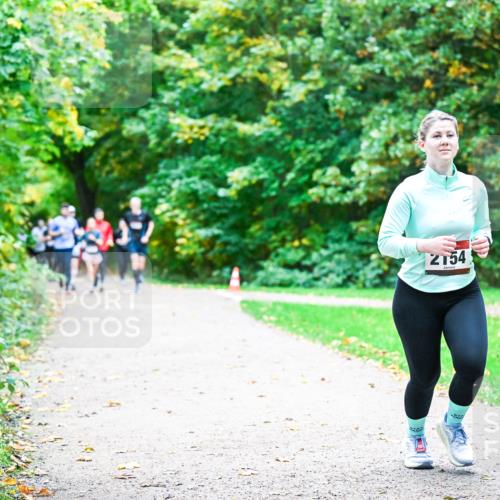12.10.2025 - Bramfelder Halbmarathon 2025 Dr. Thomas Lammeyer http://msf.ph/oto/9354991 12.10.2025 10:52:15 Laufen 2154 meine-sportfotos.de