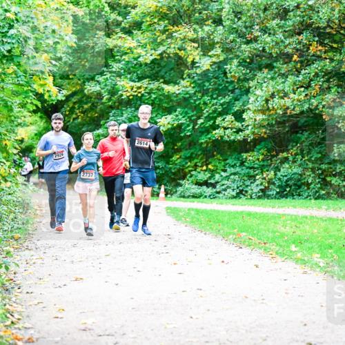 12.10.2025 - Bramfelder Halbmarathon 2025 Dr. Thomas Lammeyer http://msf.ph/oto/9354996 12.10.2025 10:52:20 Laufen 2926, 2737, 2614 meine-sportfotos.de