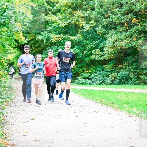 12.10.2025 - Bramfelder Halbmarathon 2025 Dr. Thomas Lammeyer http://msf.ph/oto/9355000 12.10.2025 10:52:21 Laufen 2926, 2737, 2614 meine-sportfotos.de