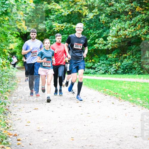 12.10.2025 - Bramfelder Halbmarathon 2025 Dr. Thomas Lammeyer http://msf.ph/oto/9355003 12.10.2025 10:52:22 Laufen 2926, 2737, 2614 meine-sportfotos.de