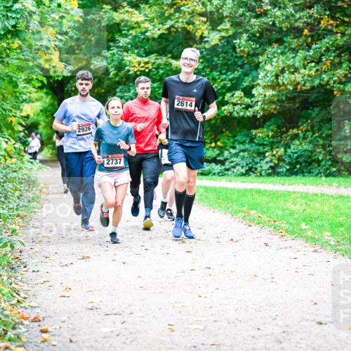 12.10.2025 - Bramfelder Halbmarathon 2025 Dr. Thomas Lammeyer http://msf.ph/oto/9355004 12.10.2025 10:52:22 Laufen 2926, 2737, 2614 meine-sportfotos.de