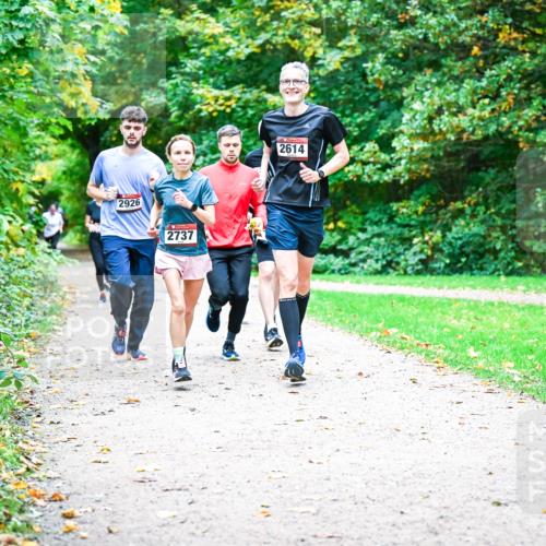 12.10.2025 - Bramfelder Halbmarathon 2025 Dr. Thomas Lammeyer http://msf.ph/oto/9355005 12.10.2025 10:52:22 Laufen 2926, 2737, 2614 meine-sportfotos.de