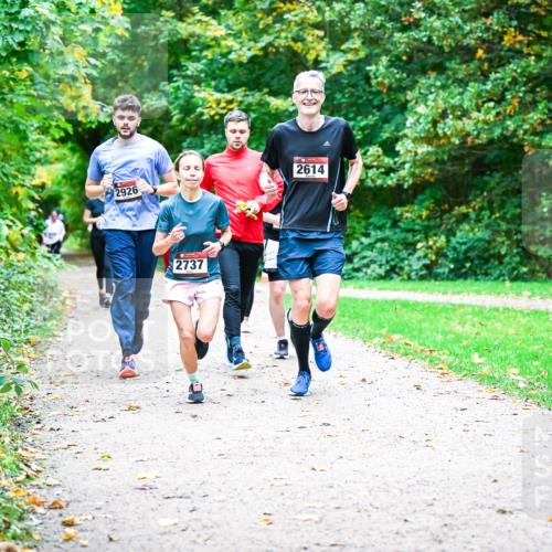 12.10.2025 - Bramfelder Halbmarathon 2025 Dr. Thomas Lammeyer http://msf.ph/oto/9355006 12.10.2025 10:52:22 Laufen 2926, 2737, 2614 meine-sportfotos.de
