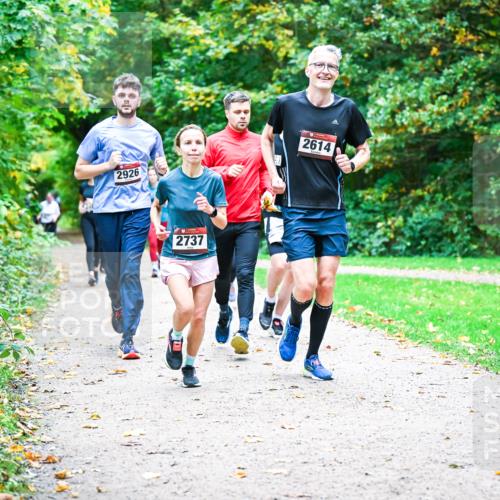 12.10.2025 - Bramfelder Halbmarathon 2025 Dr. Thomas Lammeyer http://msf.ph/oto/9355009 12.10.2025 10:52:23 Laufen 2926, 2737, 2614 meine-sportfotos.de