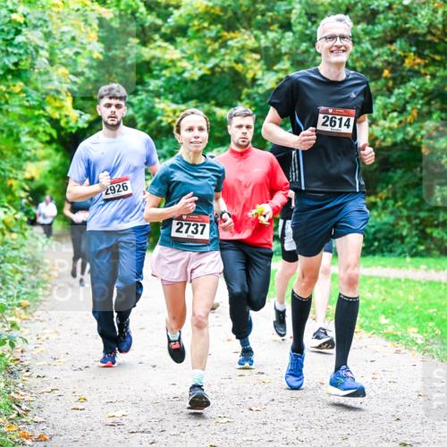 12.10.2025 - Bramfelder Halbmarathon 2025 Dr. Thomas Lammeyer http://msf.ph/oto/9355013 12.10.2025 10:52:23 Laufen 2926, 2737, 2614 meine-sportfotos.de