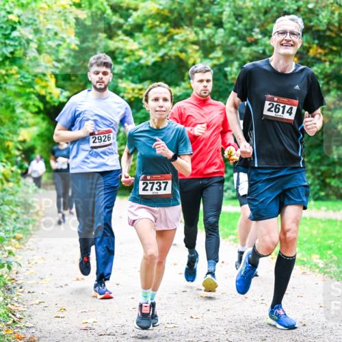 12.10.2025 - Bramfelder Halbmarathon 2025 Dr. Thomas Lammeyer http://msf.ph/oto/9355014 12.10.2025 10:52:24 Laufen 2926, 2737, 2614 meine-sportfotos.de