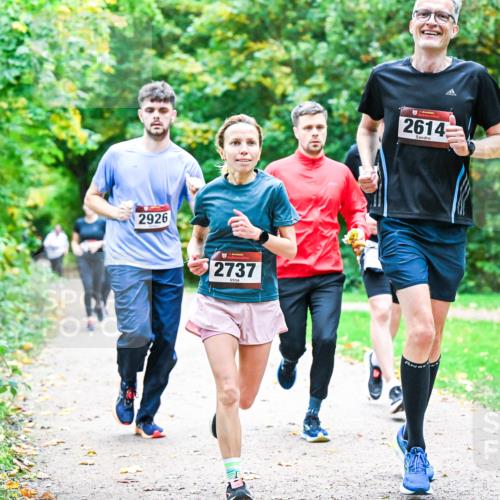 12.10.2025 - Bramfelder Halbmarathon 2025 Dr. Thomas Lammeyer http://msf.ph/oto/9355015 12.10.2025 10:52:24 Laufen 2926, 2737, 2614 meine-sportfotos.de