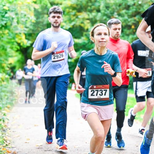 12.10.2025 - Bramfelder Halbmarathon 2025 Dr. Thomas Lammeyer http://msf.ph/oto/9355019 12.10.2025 10:52:24 Laufen 2926, 34, 2737, 2614 meine-sportfotos.de