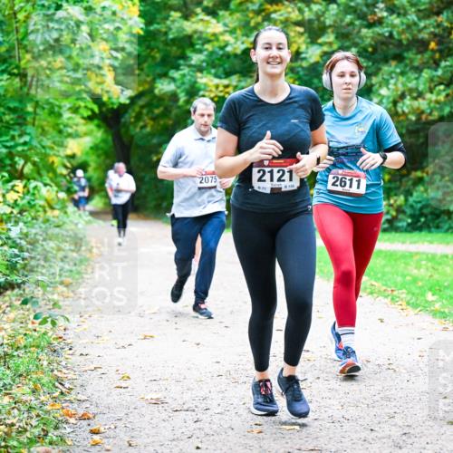 12.10.2025 - Bramfelder Halbmarathon 2025 Dr. Thomas Lammeyer http://msf.ph/oto/9355036 12.10.2025 10:52:29 Laufen 2075, 2121, 871, 150, 2611 meine-sportfotos.de