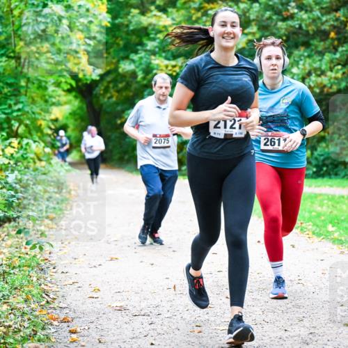 12.10.2025 - Bramfelder Halbmarathon 2025 Dr. Thomas Lammeyer http://msf.ph/oto/9355037 12.10.2025 10:52:29 Laufen 2075, 2121, 871, 150, 261 meine-sportfotos.de
