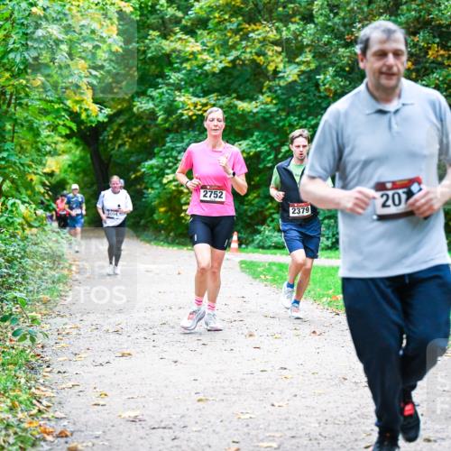 12.10.2025 - Bramfelder Halbmarathon 2025 Dr. Thomas Lammeyer http://msf.ph/oto/9355044 12.10.2025 10:52:31 Laufen 2054, 2752, 2379, 207 meine-sportfotos.de