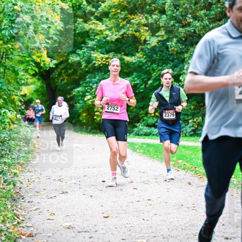 12.10.2025 - Bramfelder Halbmarathon 2025 Dr. Thomas Lammeyer http://msf.ph/oto/9355046 12.10.2025 10:52:31 Laufen 2054, 2752, 2379, 2075 meine-sportfotos.de