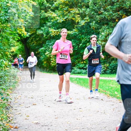 12.10.2025 - Bramfelder Halbmarathon 2025 Dr. Thomas Lammeyer http://msf.ph/oto/9355047 12.10.2025 10:52:31 Laufen 2752, 2379, 2075 meine-sportfotos.de