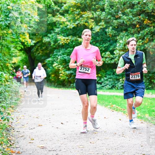 12.10.2025 - Bramfelder Halbmarathon 2025 Dr. Thomas Lammeyer http://msf.ph/oto/9355050 12.10.2025 10:52:32 Laufen 2752, 2379 meine-sportfotos.de