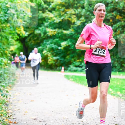 12.10.2025 - Bramfelder Halbmarathon 2025 Dr. Thomas Lammeyer http://msf.ph/oto/9355057 12.10.2025 10:52:33 Laufen 2752 meine-sportfotos.de
