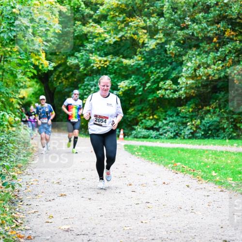 12.10.2025 - Bramfelder Halbmarathon 2025 Dr. Thomas Lammeyer http://msf.ph/oto/9355072 12.10.2025 10:52:36 Laufen 2054, 175 meine-sportfotos.de