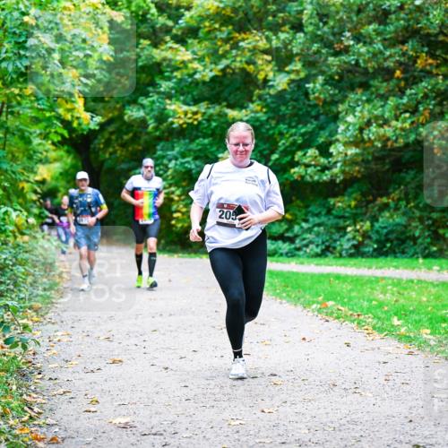 12.10.2025 - Bramfelder Halbmarathon 2025 Dr. Thomas Lammeyer http://msf.ph/oto/9355077 12.10.2025 10:52:36 Laufen 203 meine-sportfotos.de