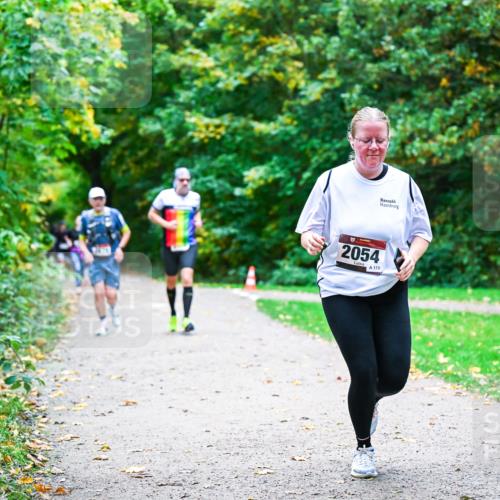 12.10.2025 - Bramfelder Halbmarathon 2025 Dr. Thomas Lammeyer http://msf.ph/oto/9355083 12.10.2025 10:52:37 Laufen 2054, 173 meine-sportfotos.de
